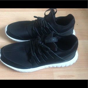 Adidas tubular Radial